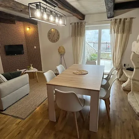 - Comme A La Maison Holiday home *