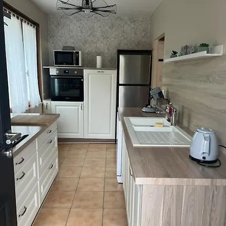 - Comme A La Maison Saint-Martin-la-Rivière